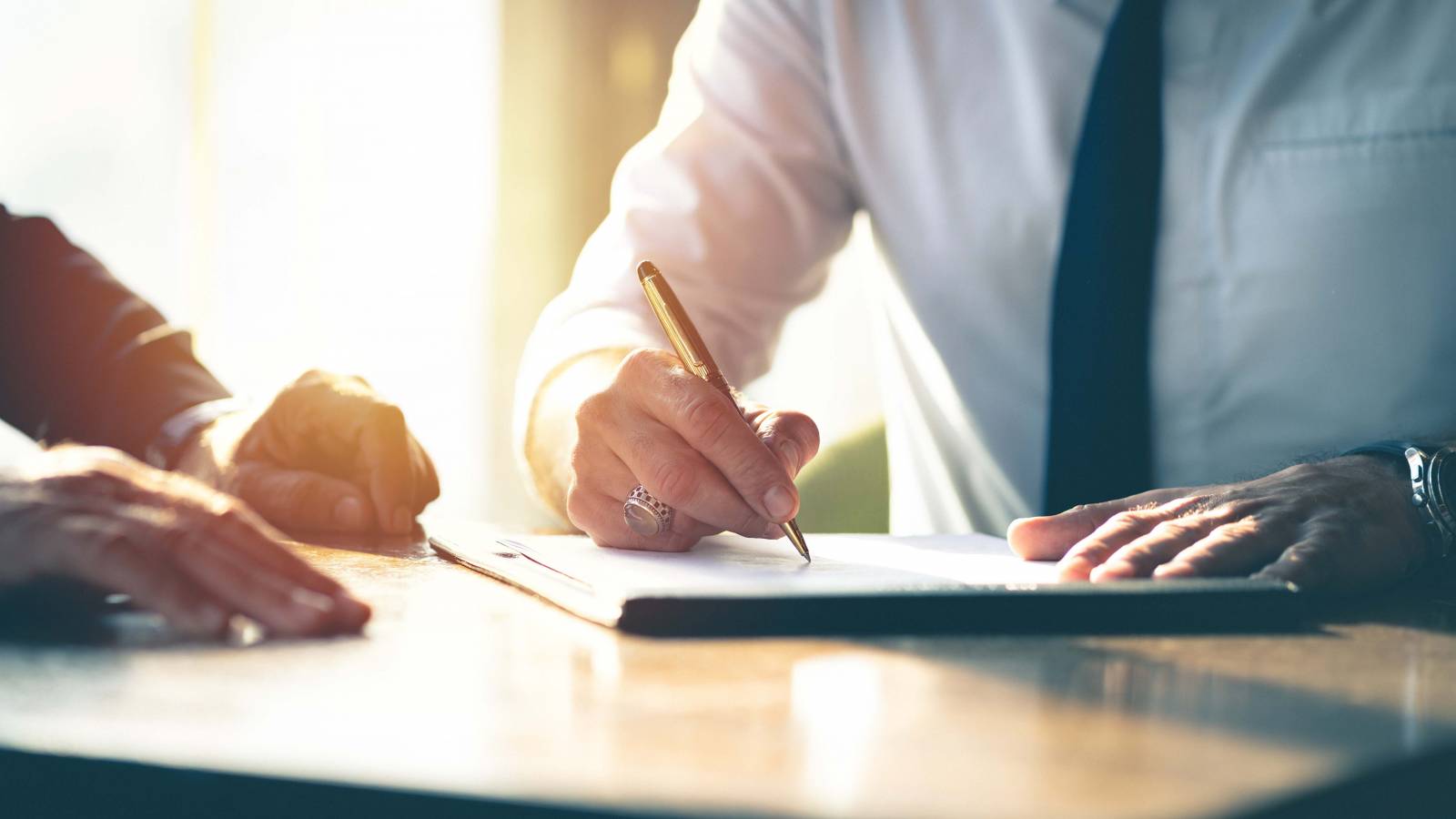 Faire appel à un cabinet d'expertise comptable pour assurer le suivi d'une entreprise artisanale à Marseille