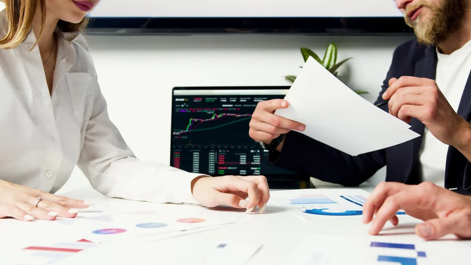 Comptabilité et Optimisation des Coûts pour Investisseurs en SCI à Marseille